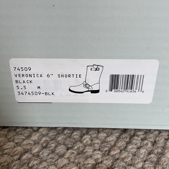 Frye boots. 6” Veronica Shortie boots. Black. - Picture 8 of 8